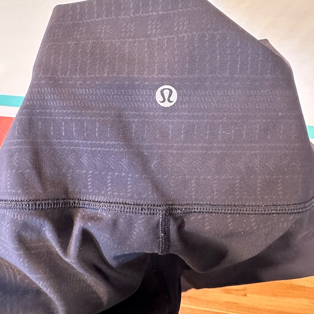 Lululemon printed black leggings